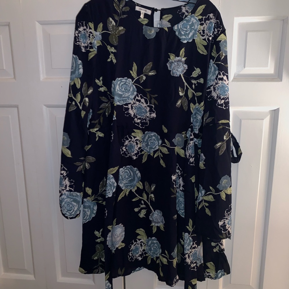 Long-sleeve dress